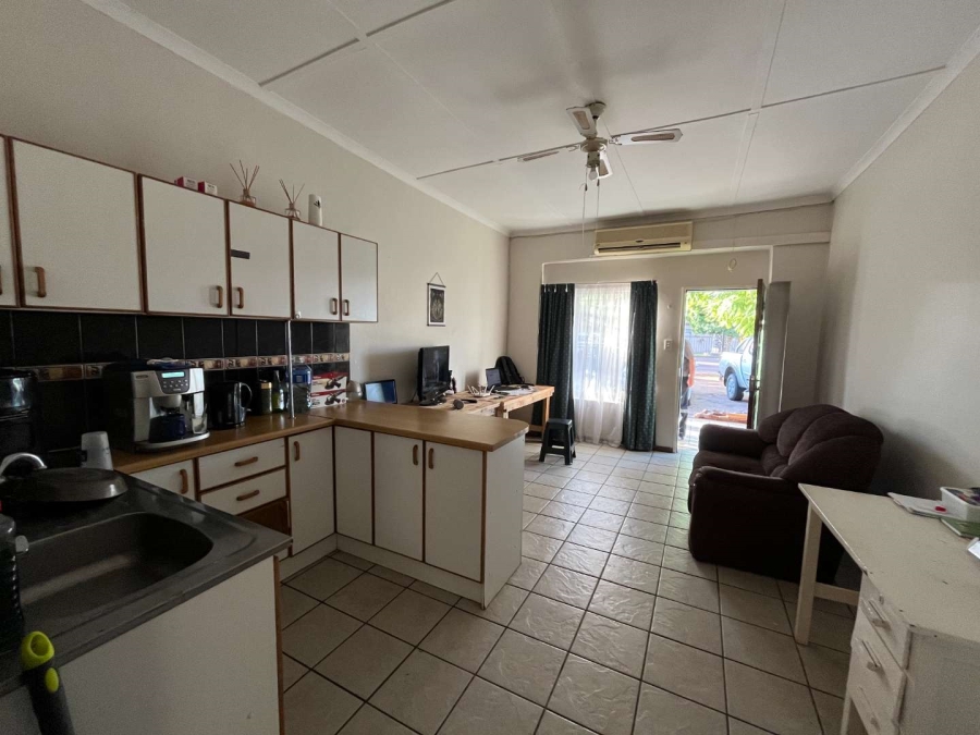 5 Bedroom Property for Sale in Die Rand Northern Cape